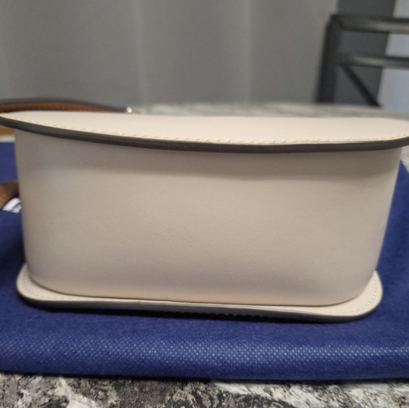 Dooney & Bourke Small Saddle Crossbody Bag, EUC, Oyster - Picture 3 of 9